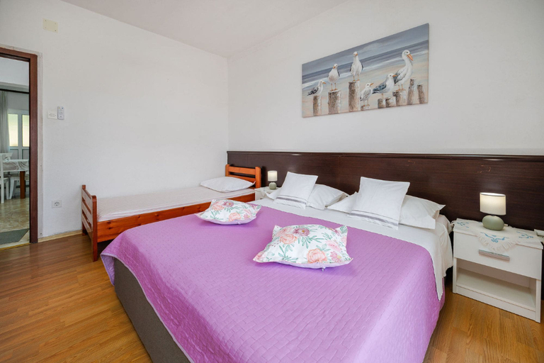 Room 5, Apartment Ivka, Podgora