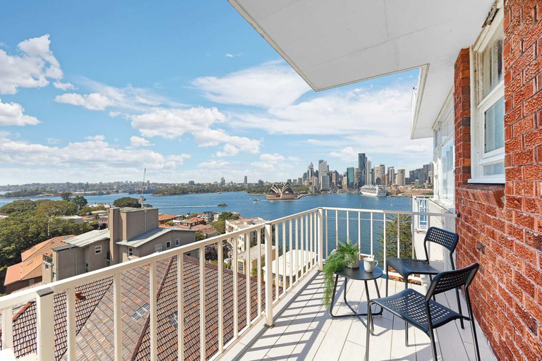 Room 2, Metawise Harbour View Studio Kirribilli, Sydney