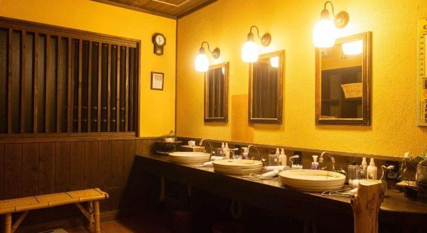 Bathroom 3, Akashiya, Iwami