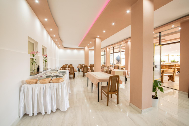 Food & Drinks 4, Hotel Riviera, Starigrad