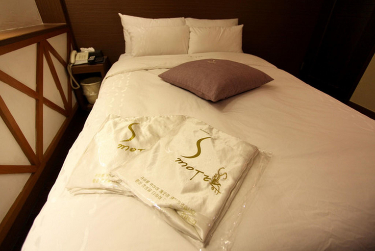 Bedroom 3, Dunchon S, Gangdong