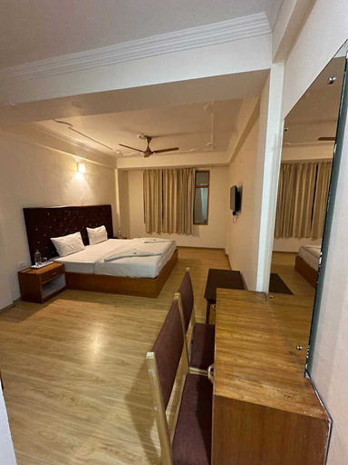 Bedroom 5, Hotel Dimbir Regency, Leh