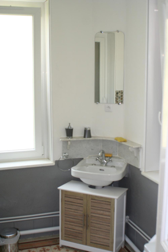 Bathroom, Manoir de la Saone, Côte-d'Or