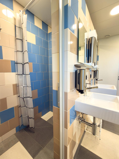 Bathroom 4, St. Gallen Youth Hostel, Sankt Gallen