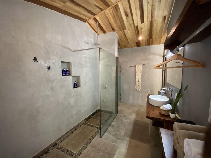 Bathroom 4, Villas Kalei, Santa Cruz