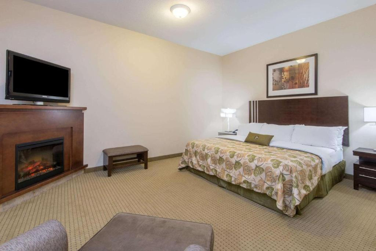 Bedroom 5, Canalta Wainwright, Division No. 7