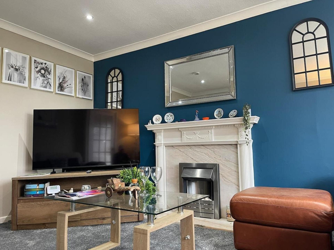 Living area 2, House Sleeps 6 With Garden and Parking, Leeds