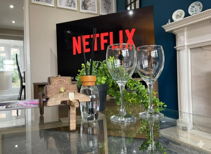 Interior, House Sleeps 6 With Garden and Parking, Leeds