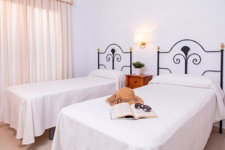 Bedroom 4, RVHotels Mar de Tossa, Girona