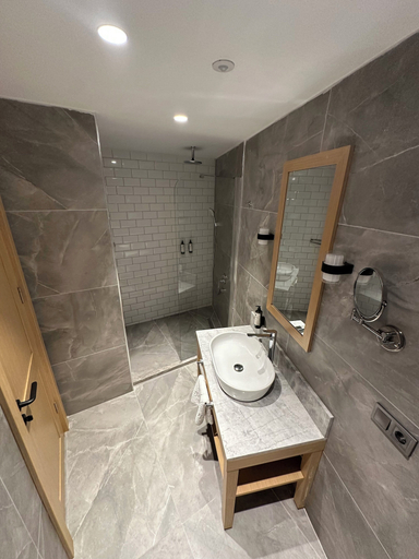 Bathroom 2, Cher Hotel Eyup, Eyüp