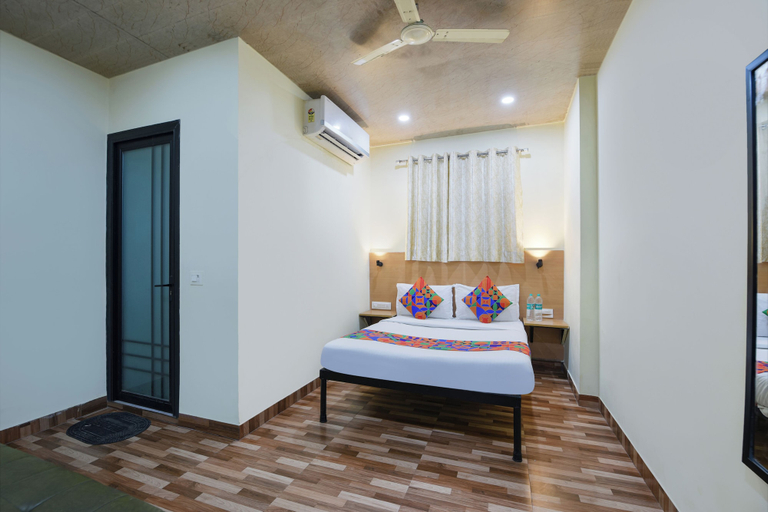 Room 2, Hotel Royal Residency, Delhi