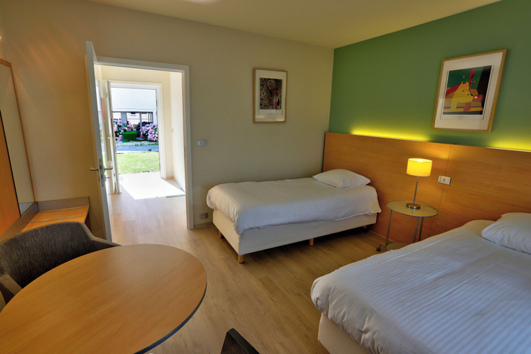 Bedroom 3, Auberge du Vieux Cedre, Hainaut