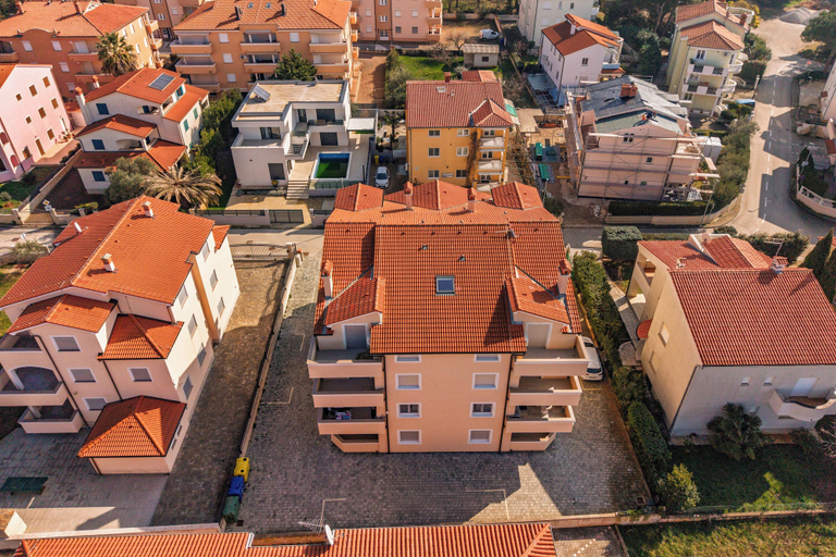 Exterior 5, Apt Rosa Walk To Beach /w Balcony, Medulin