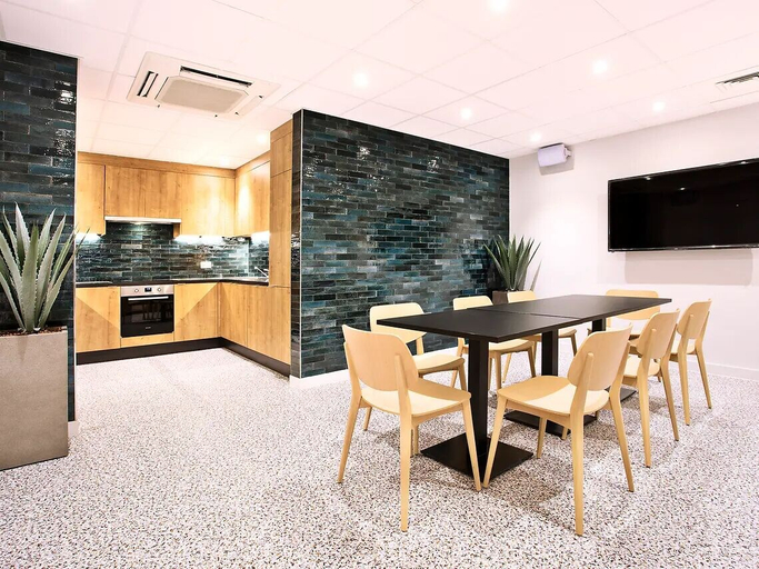 Dining 4, Student Only The Curve, London