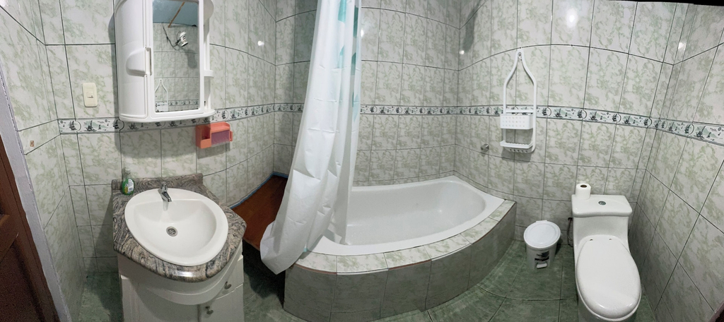 Bathroom 2, AIRBNB El Viajero Mindo, Quito