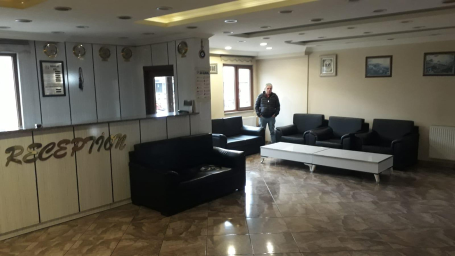 Others 4, Paradıse lost, Merkez