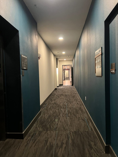 Room 4, 12min DT 6min Domain Studio-pool Free Parking, Travis