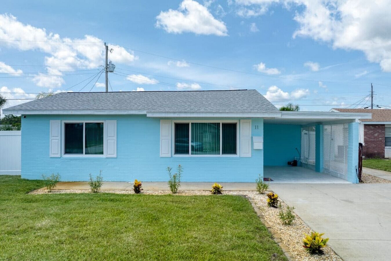 Interior 2, Tropical Vibes Bungalow w Pool, Volusia