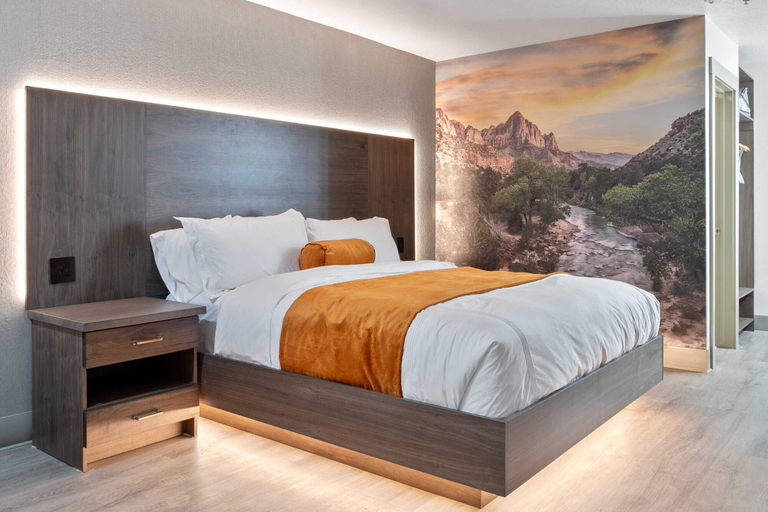 Room 4, Zion Promenade Hotel, Washington