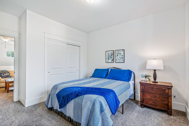 Room 4, Classic Coeur d Alene Estate, Kootenai