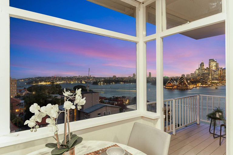 Room 1, Metawise Harbour View Studio Kirribilli, Sydney