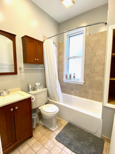Bathroom 3, Walk to Wrigley 3BR1BA Sleeps 8 Free Parking, Cook