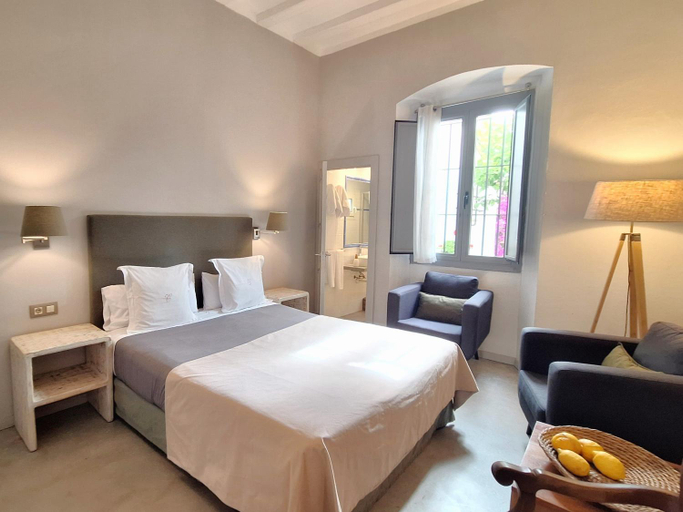 Bedroom 2, Hotel Casa Calella, Girona