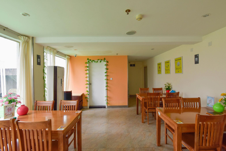 Food & Drinks, 7 Days Inn Luzhou Longma Avenue District Government, Luzhou