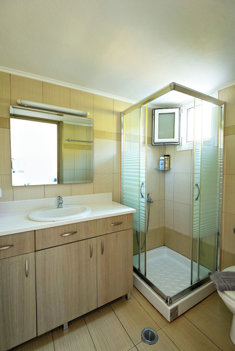 Bathroom 4, Fodele Beach Front Apts., Crete
