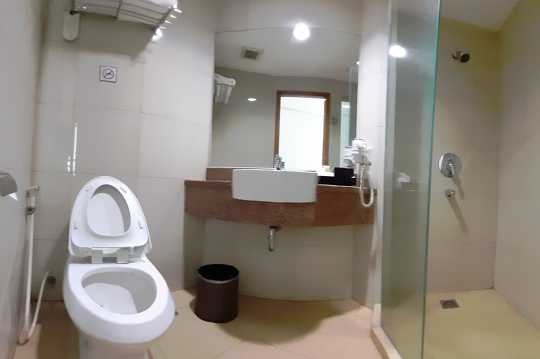 Bathroom 5, Park Hotel Jakarta, Jakarta Timur