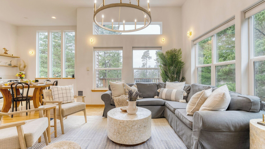 Interior 5, Buttercup Bay Hideaway by Avantstay Cozy Escape w/ Fire Pit, Walk to Beach, Tillamook