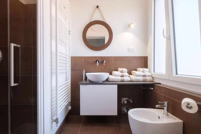 Bathroom 2, Fabula - Studio & Private Rooms, Bologna