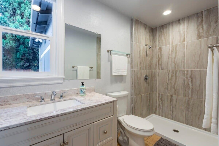 Interior 4, Marbella Lane - 3BR House Dtwn RWC Parking, San Mateo