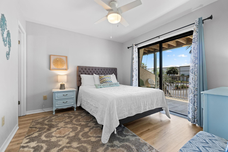 Bedroom 2, The Landing 213, Baldwin