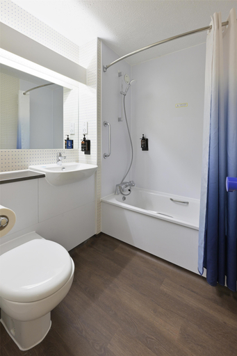Bathroom 3, Travelodge Alcester, Warwickshire