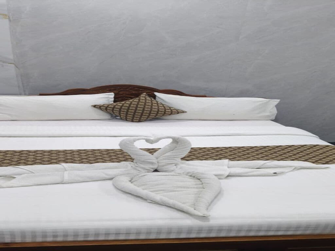 Room 3, SELVAM RESIDENCY -GO2 HOTELS & RESORTS, Thoothukkudi