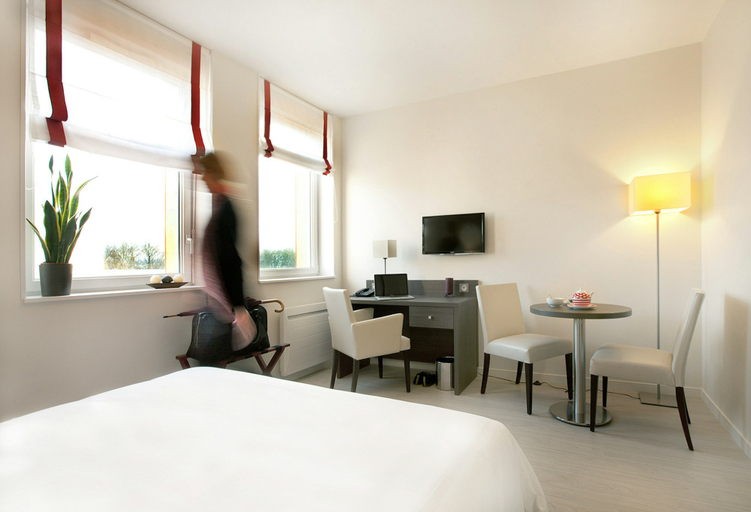 Bedroom 3, Residhome Reims Centre, Marne
