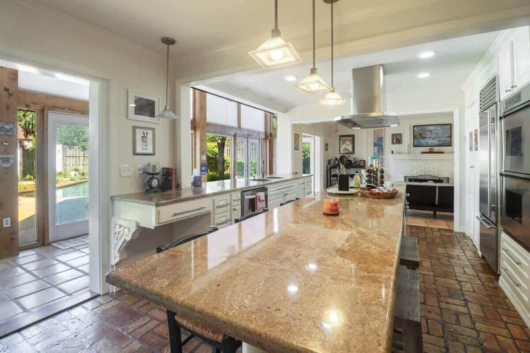 Private kitchen 3, Shadow Beach Retreat, Harrison