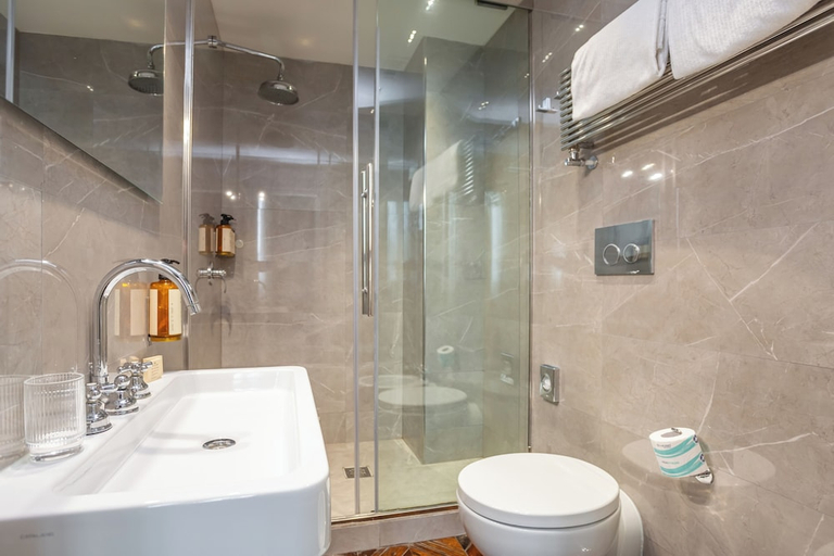 Bathroom 3, THE CORNER TOWNHOUSE, Rome