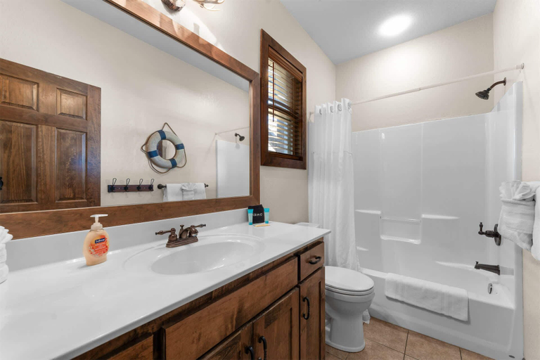 Bathroom 3, Hickory Hideaway - Communal Pool Access, Taney