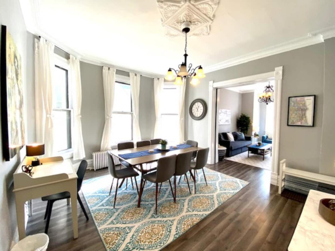 Others 4, Walk to Wrigley 3BR1BA Sleeps 8 Free Parking, Cook