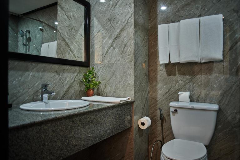 Bathroom 4, Le Charme Vientiane Hotel, Vientiane