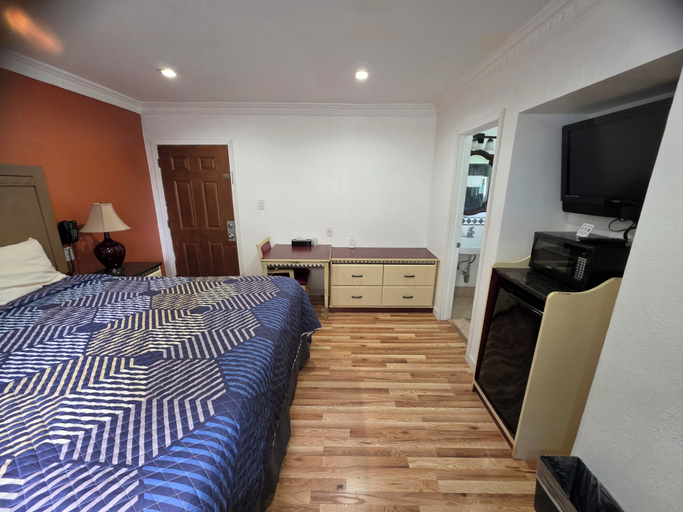 Room 4, Olympic Motor Lodge, Los Angeles