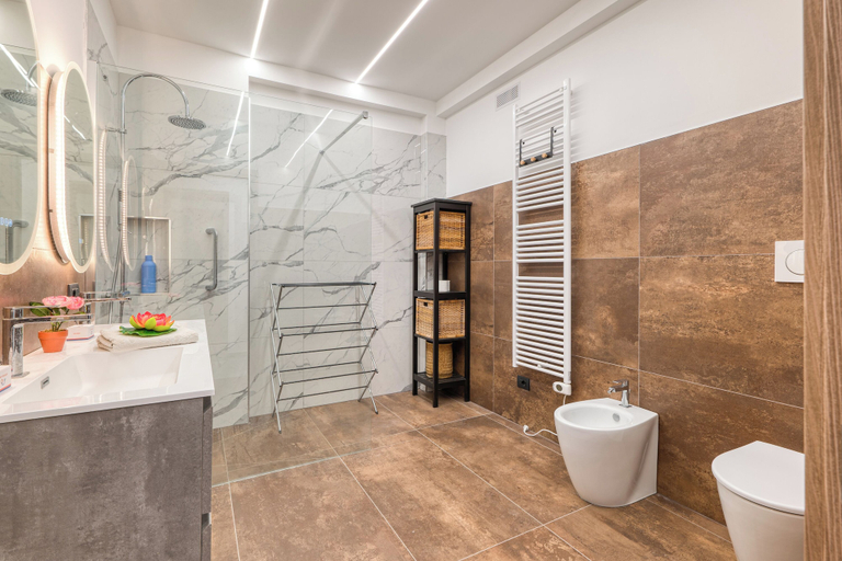 Bathroom 2, Gemma Marina Near Villa Grock Museum, Imperia