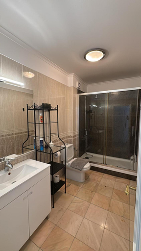 Bathroom 3, Kauai Guest House, Cascais