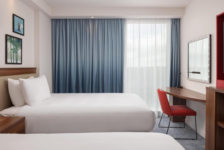 Bedroom 4, Hampton by Hilton London Stansted Airport, Essex