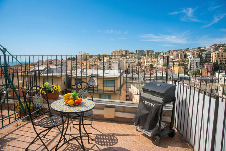 Outdoor dining 5, Sea View Historic Center, Imperia