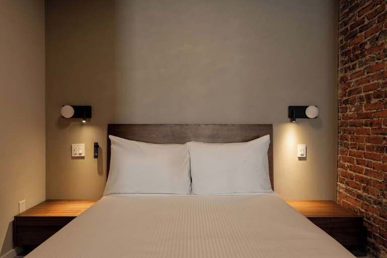 Room 3, The Pomerantz Hotel by Sosuite, Philadelphia