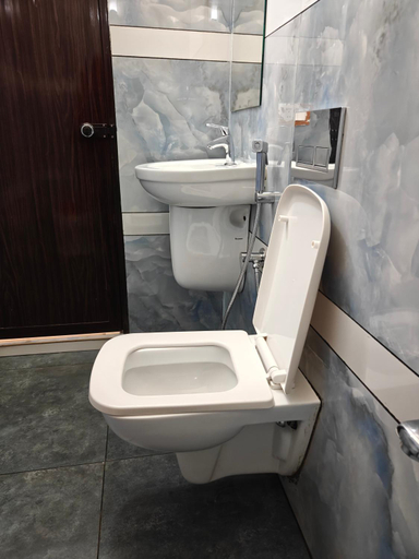 Bathroom 5, Aman Residency, Idukki