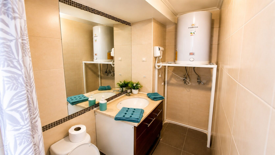 Bathroom 2, Home Bulnes, Santiago